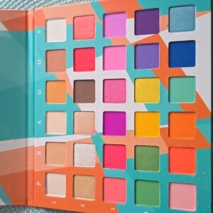 PRADOS BEAUTY EYESHADOW PALETTE
